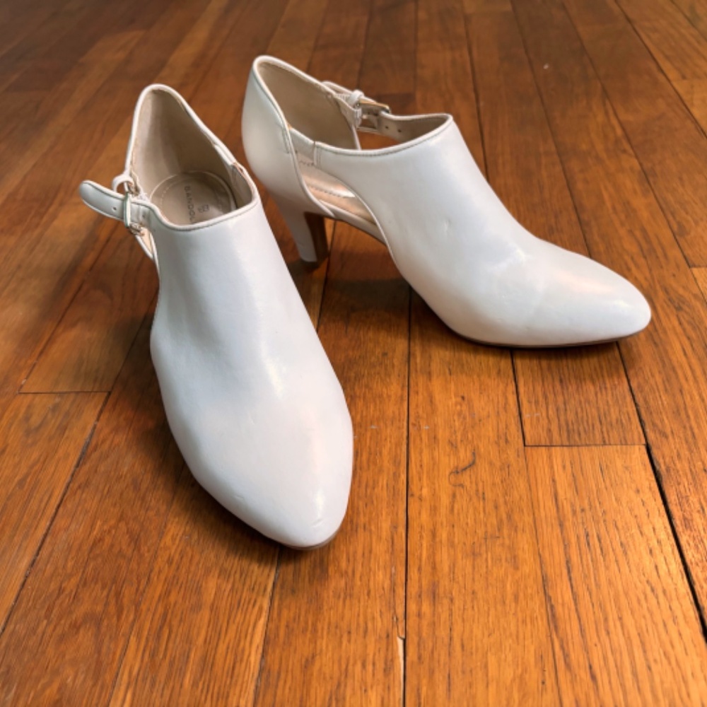 Cream Bandolino heels/shoes